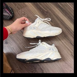 YEEZY BOOST 700 ANALOG
